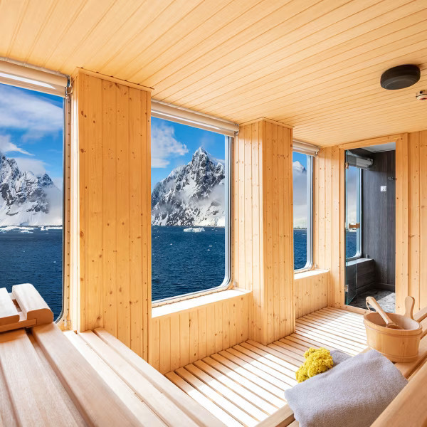 ワールド・ボイジャー号