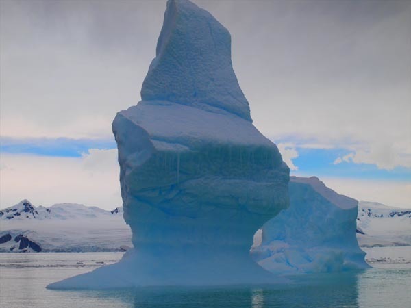 ウエッデル海、南極半島＆サウスシェットランド諸島クルーズ