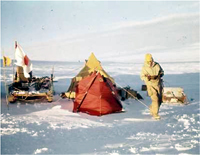 南極観測隊・第一次越冬隊／南極旅行でのキャンプ風景