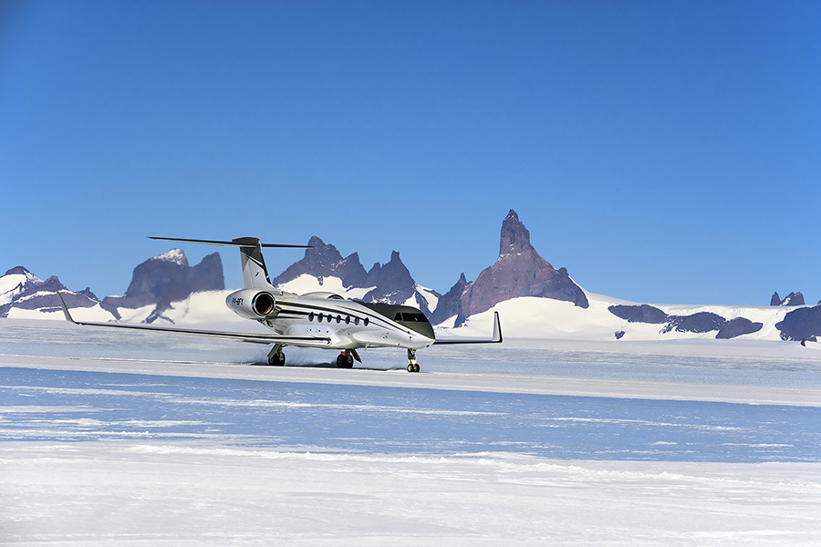 ガルフストリーム・プライベートジェット機で南極大陸へ