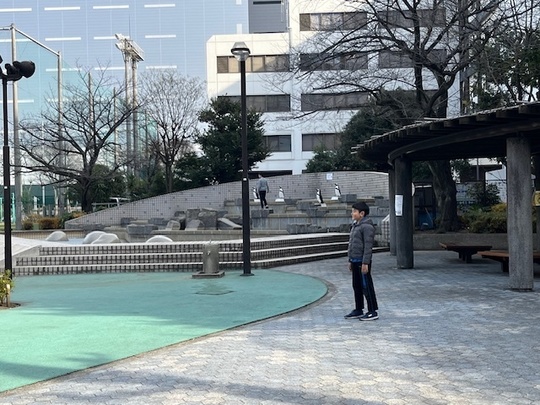 埠頭公園：ペンギンと噴水池