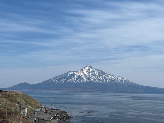 礼文島から見た利「尻山・利尻富士」